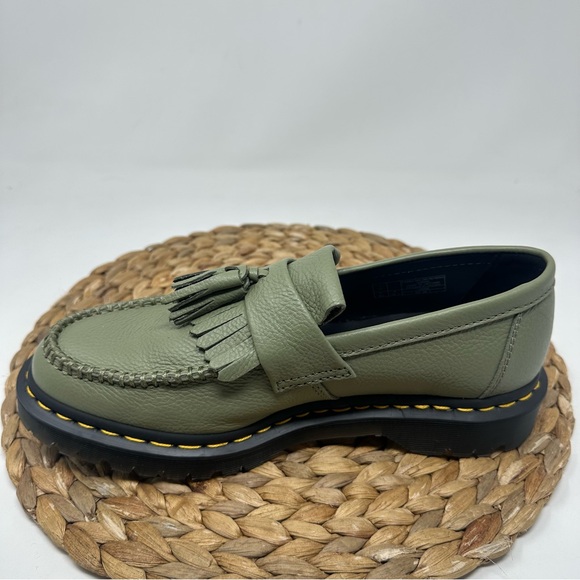 DR MARTEN Adrian Loafers Leather Tassel Khaki Green Size 9 Women's - Picture 2 of 9